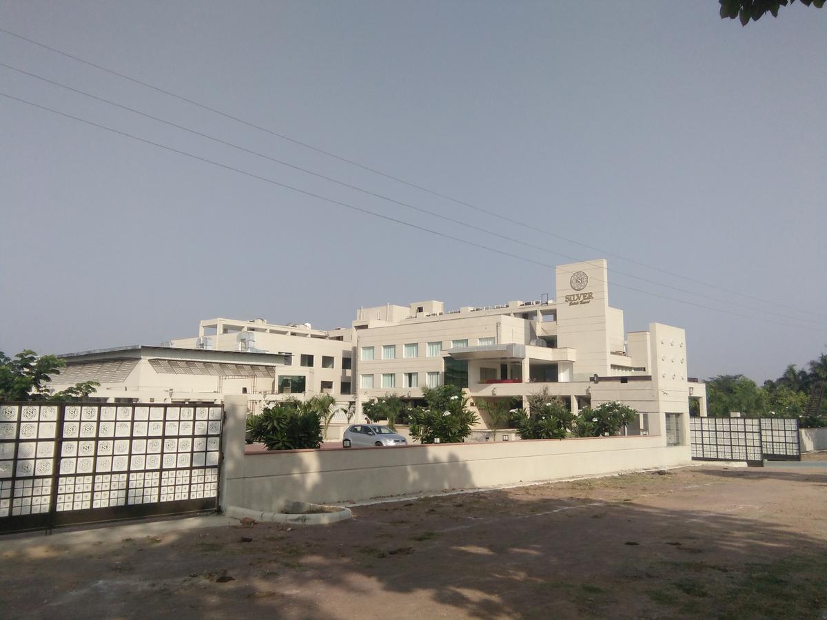 Silver Estate Resort Tikamgarh エクステリア 写真