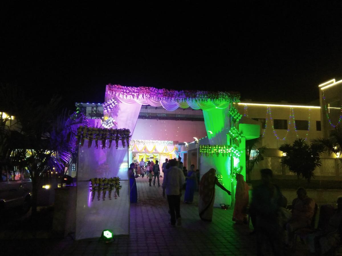 Silver Estate Resort Tikamgarh エクステリア 写真