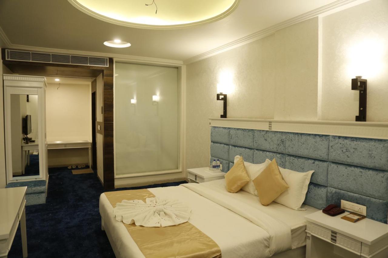 Silver Estate Resort Tikamgarh エクステリア 写真