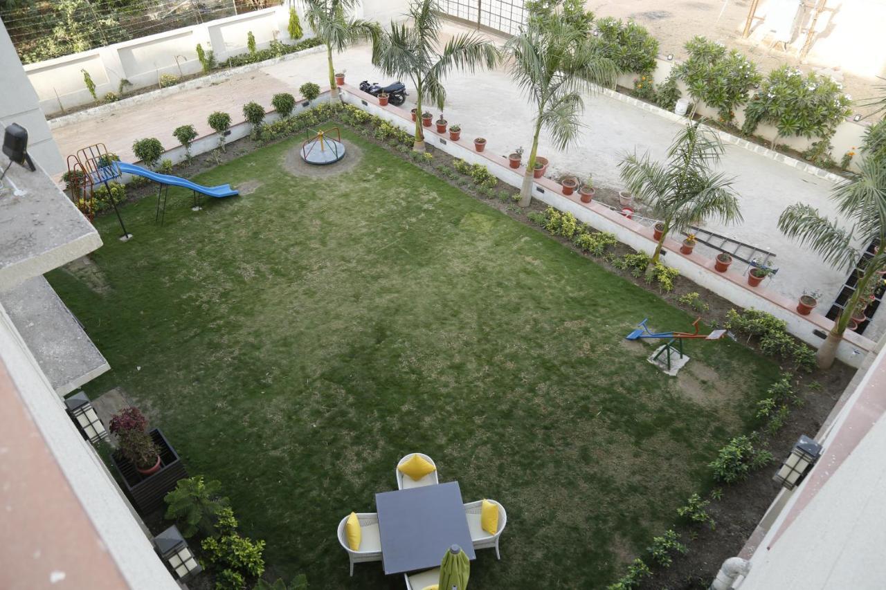 Silver Estate Resort Tikamgarh エクステリア 写真